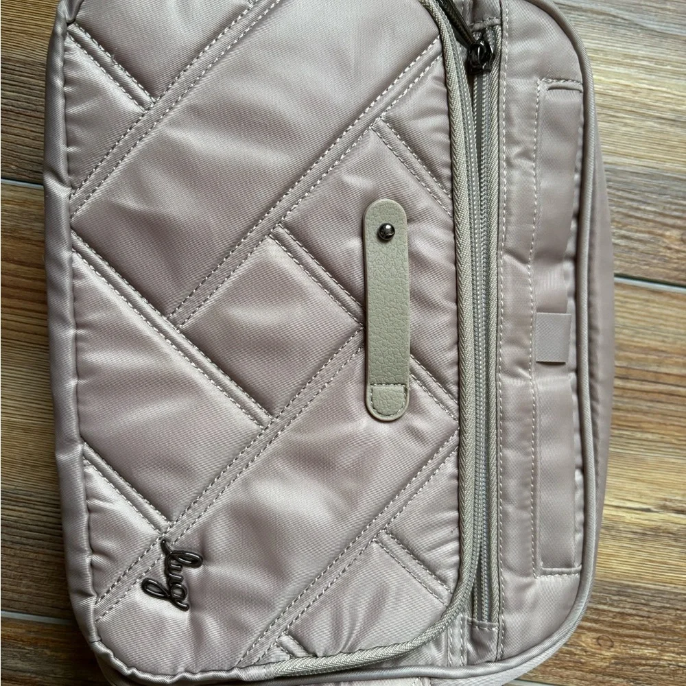 Elegant Quilted Crossbody Bag in Beige - Picture 4 of 4